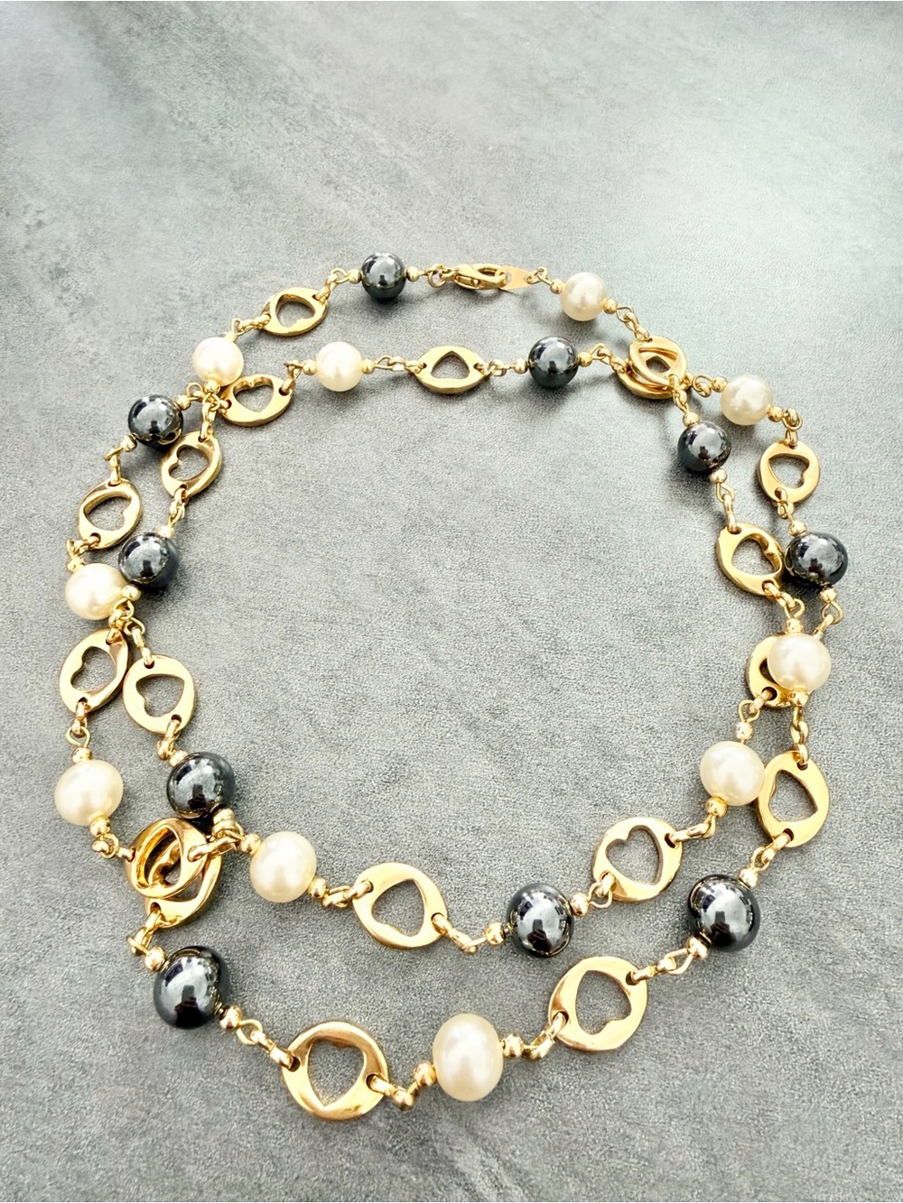 Vintage 1990’s Gold Tone Link Necklace Hematite And White Pearl Open Heart Beads